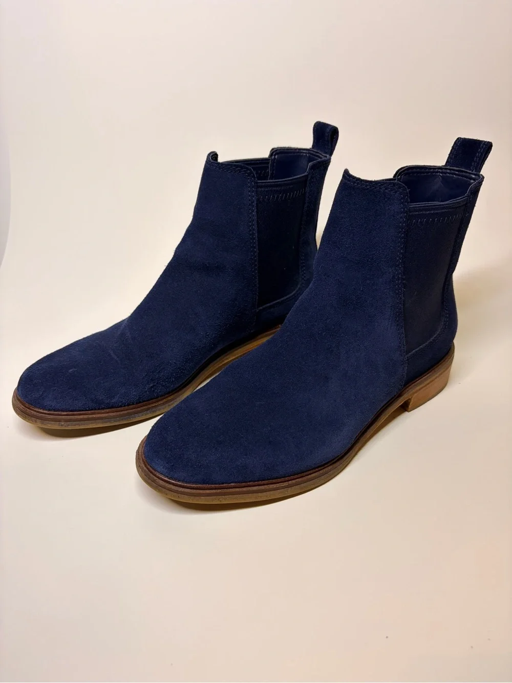 Clarks Clarkdale Arlo Chelsea Boots Women 8.5 M Navy Suede Leather 26145115